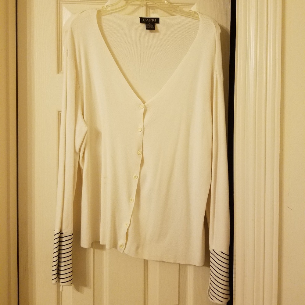 🌟White / Black Capri Cardigan